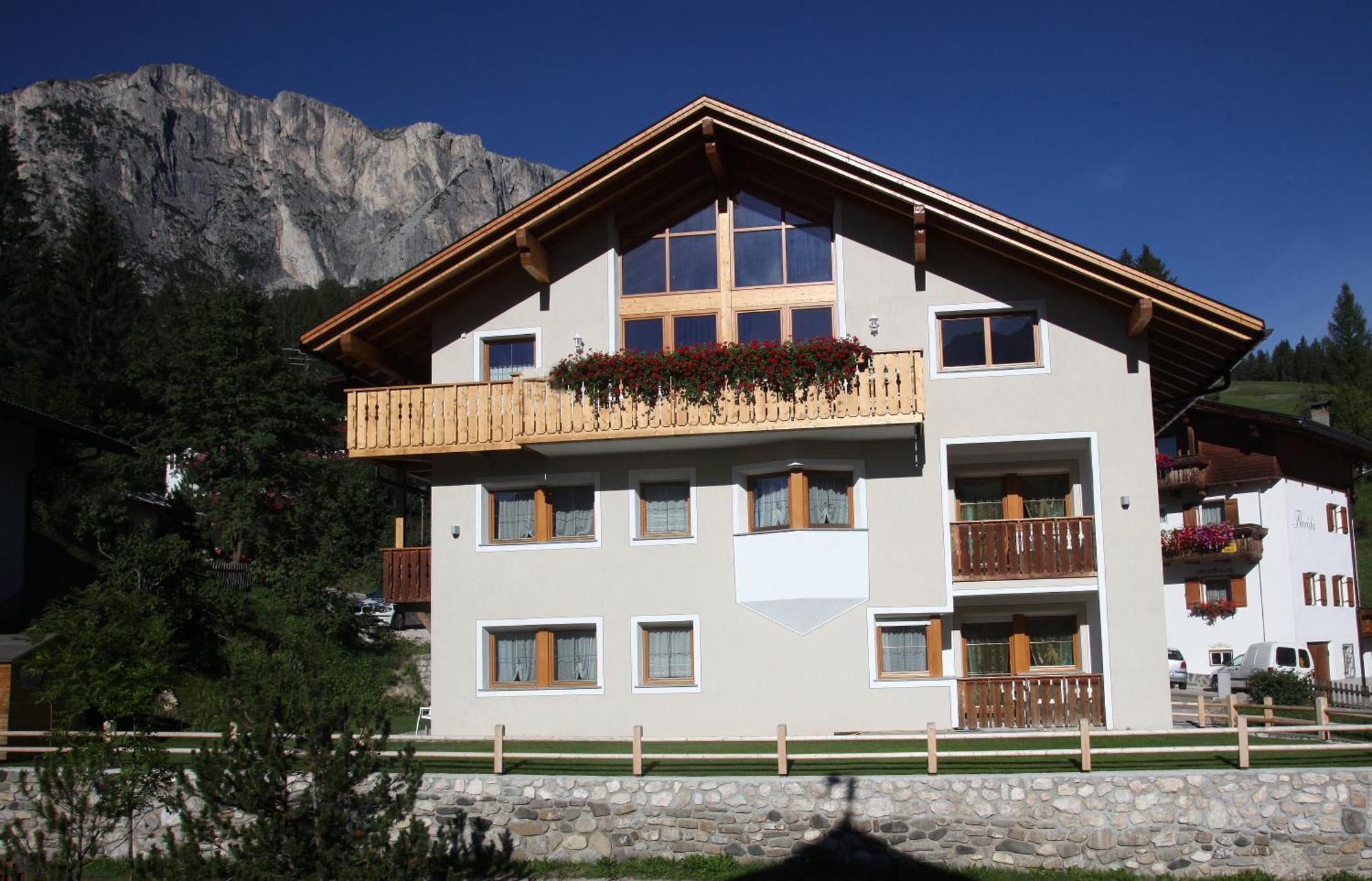 Ciasa Rudiferia Appartamenti In Alta Badia Exterior photo